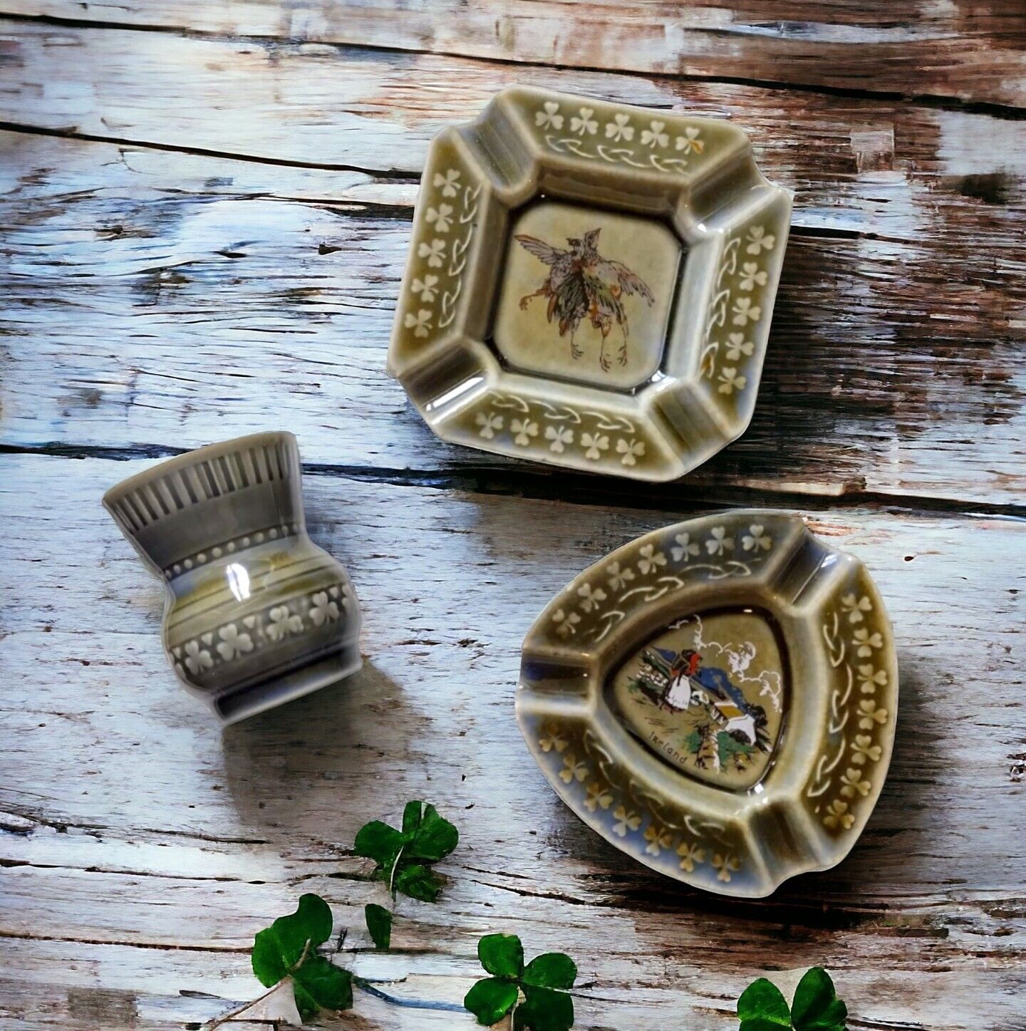 Vintage Wade Irish Bar Ware Porcelain Shamrock Ashtrays & Toothpick Holder Rare