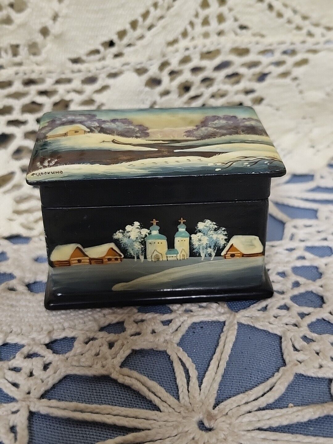 Vintage Artist Signed Hand Painted Black Laquered Rusdian Trinket Box