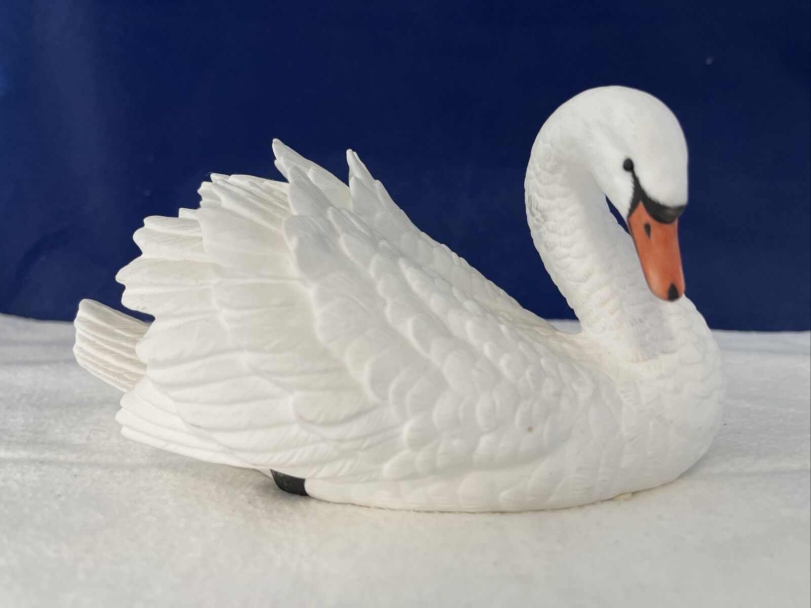 White Swan Bone China Figurine Graceful Reflections 1991 Maruri USA