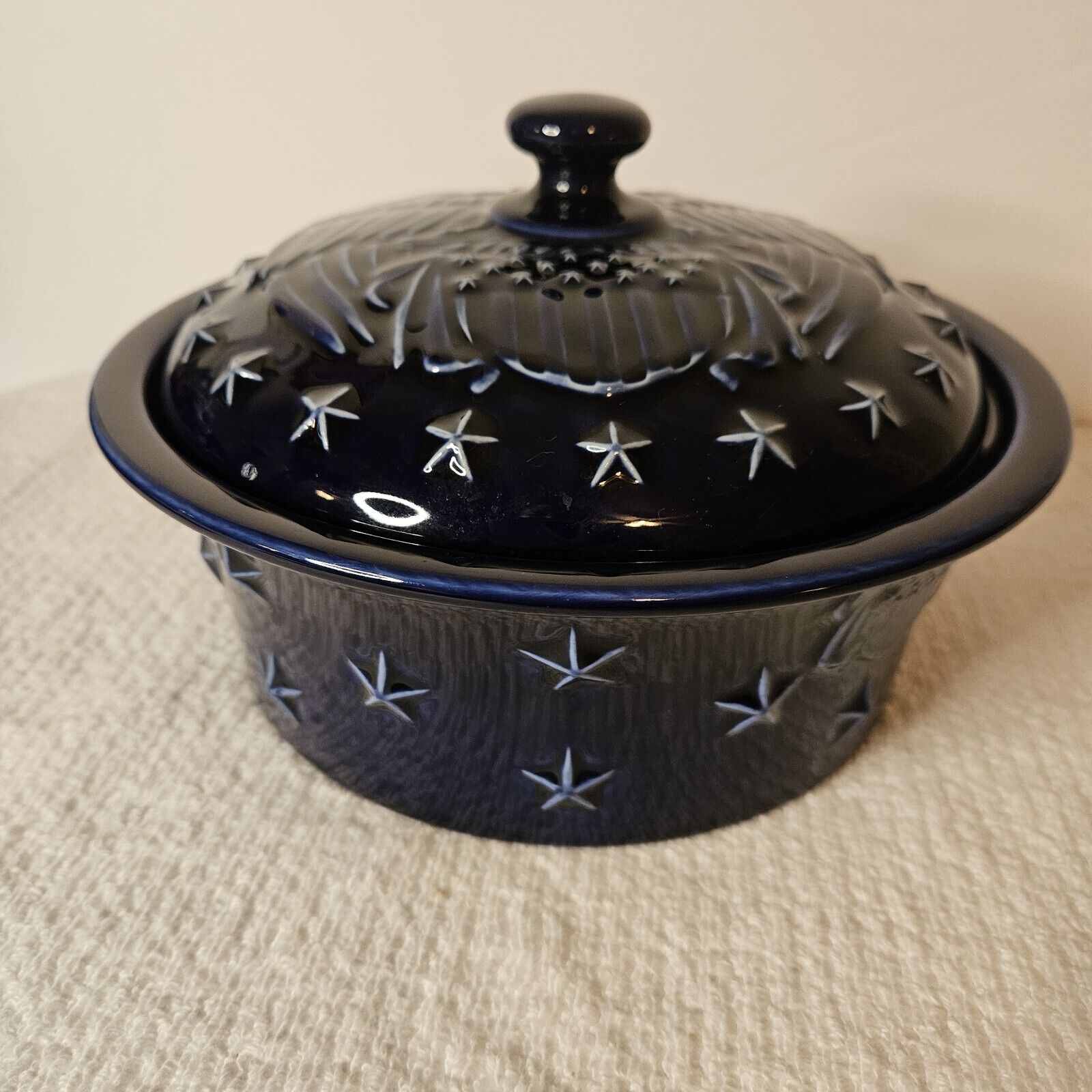Longaberger Pottery American Eagle Cobalt Blue Round Covered Casserole Dish