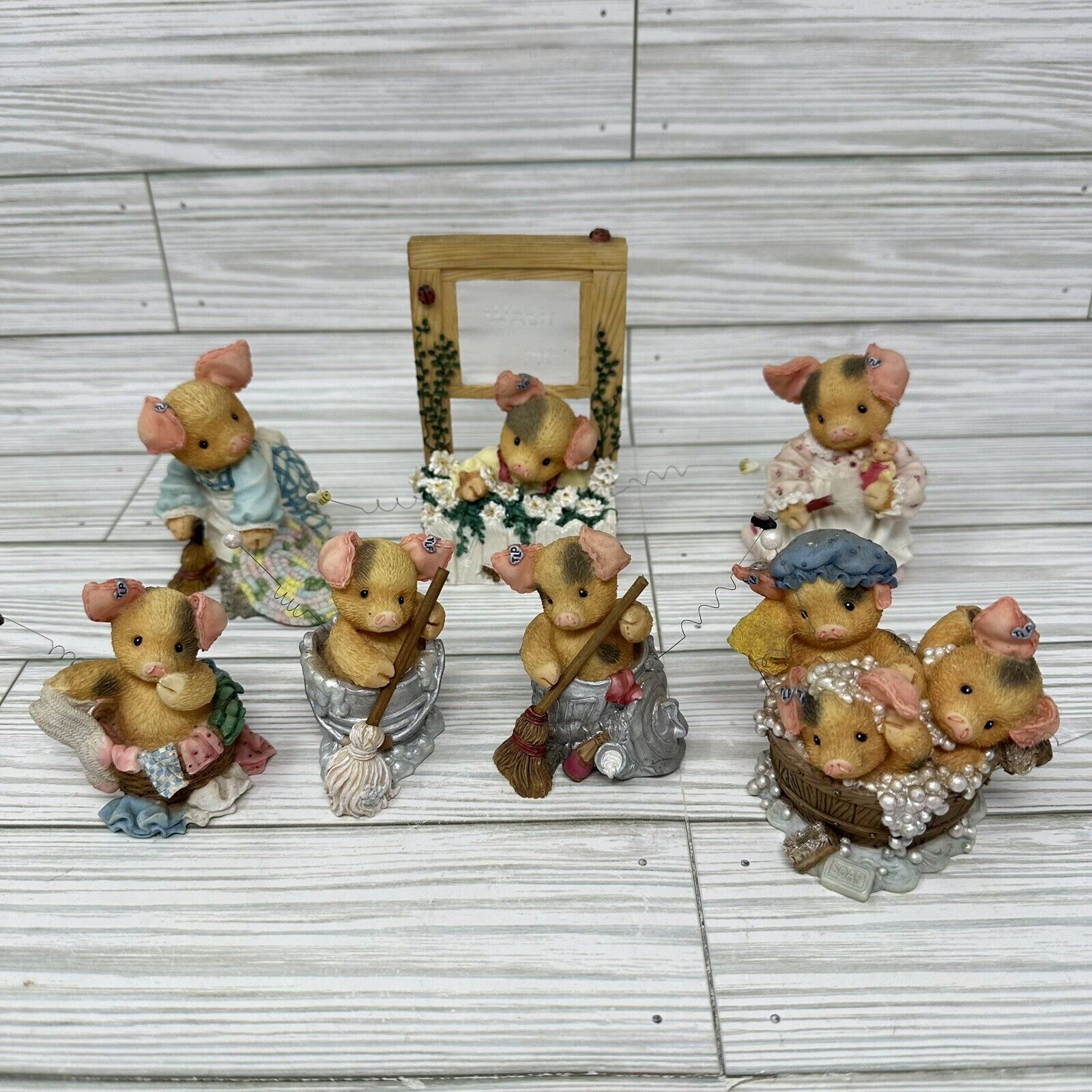 Enesco This Little Piggy Resin Figurine Lot 1997 Cleaning Theme Spring Cleaning
