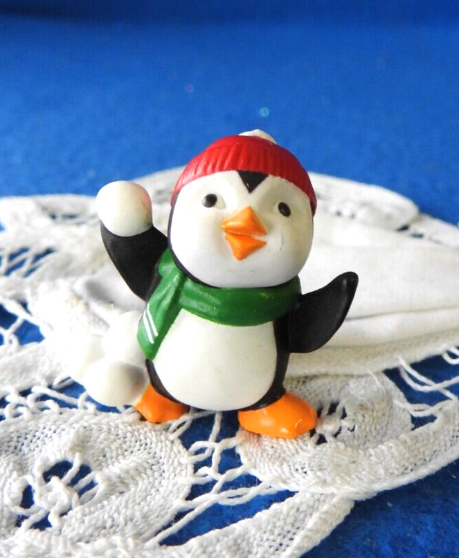 Hallmark Merry Miniature 1994 Penguin with Snowballs