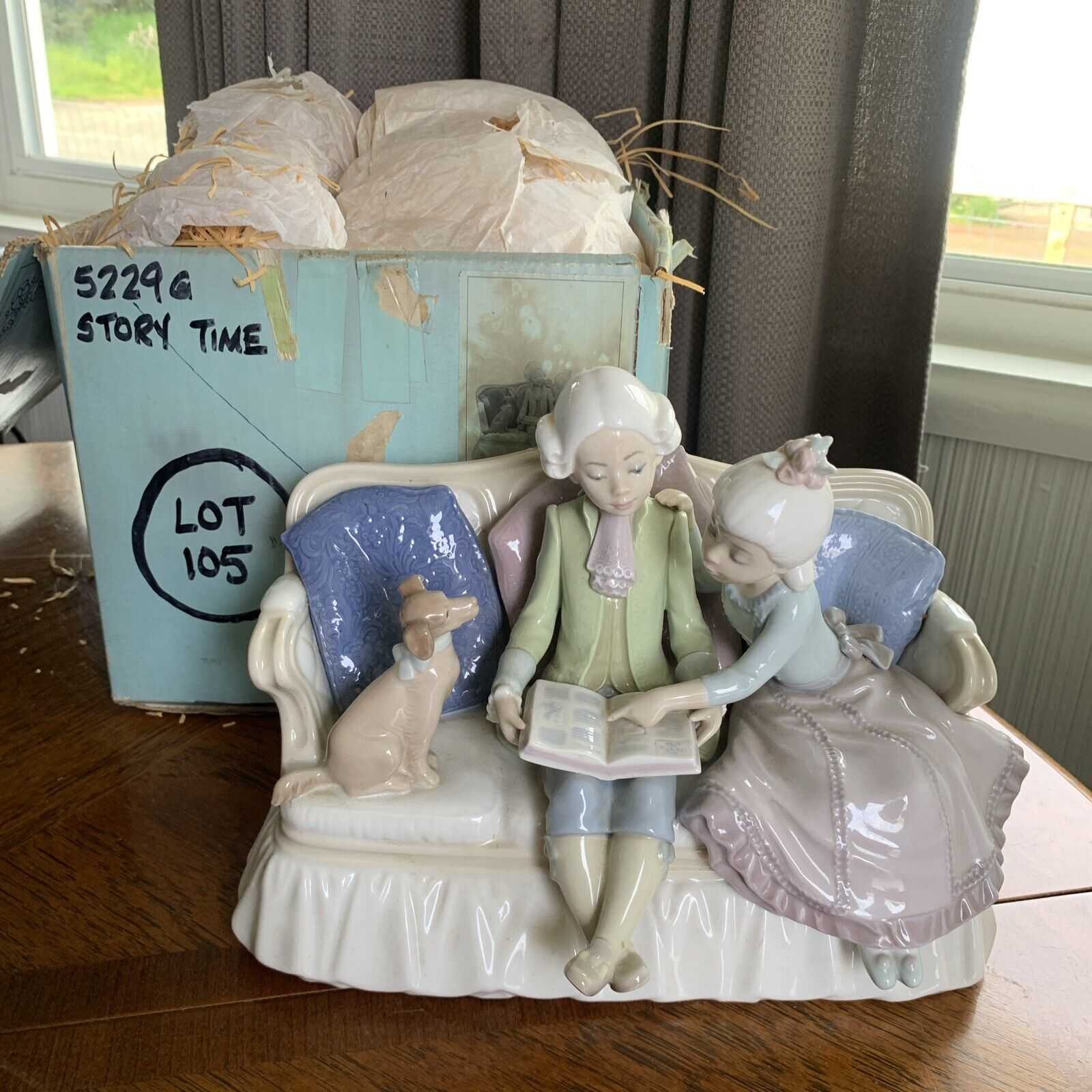 STUNNING VINTAGE RARE LLADRO STORY TIME #5229 GIRL BOY COUCH DOG RETIRED 