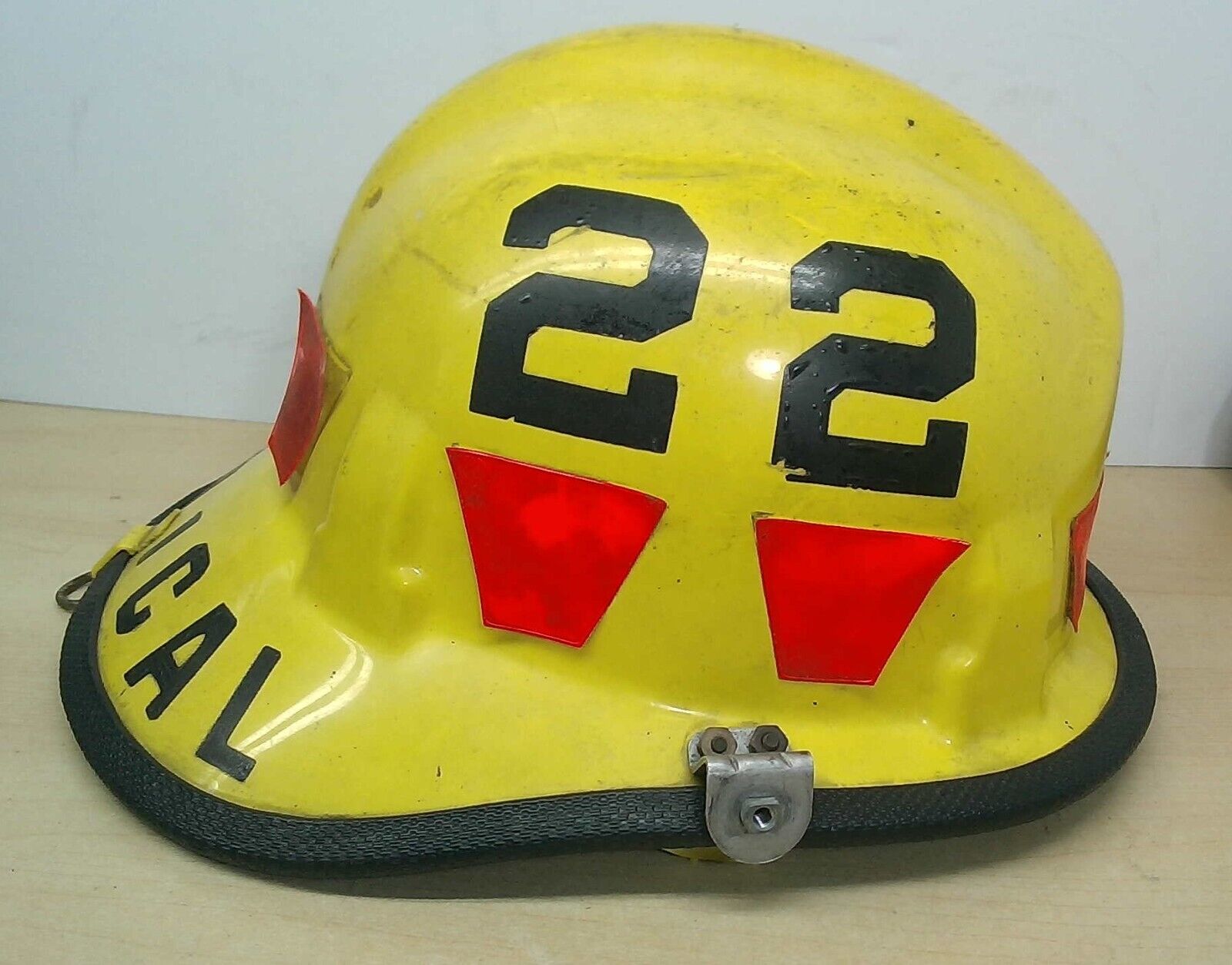 Vintage Cairns & Bros N660C Fire Fighter Helmet Yellow Rescue Helmet w/Liner