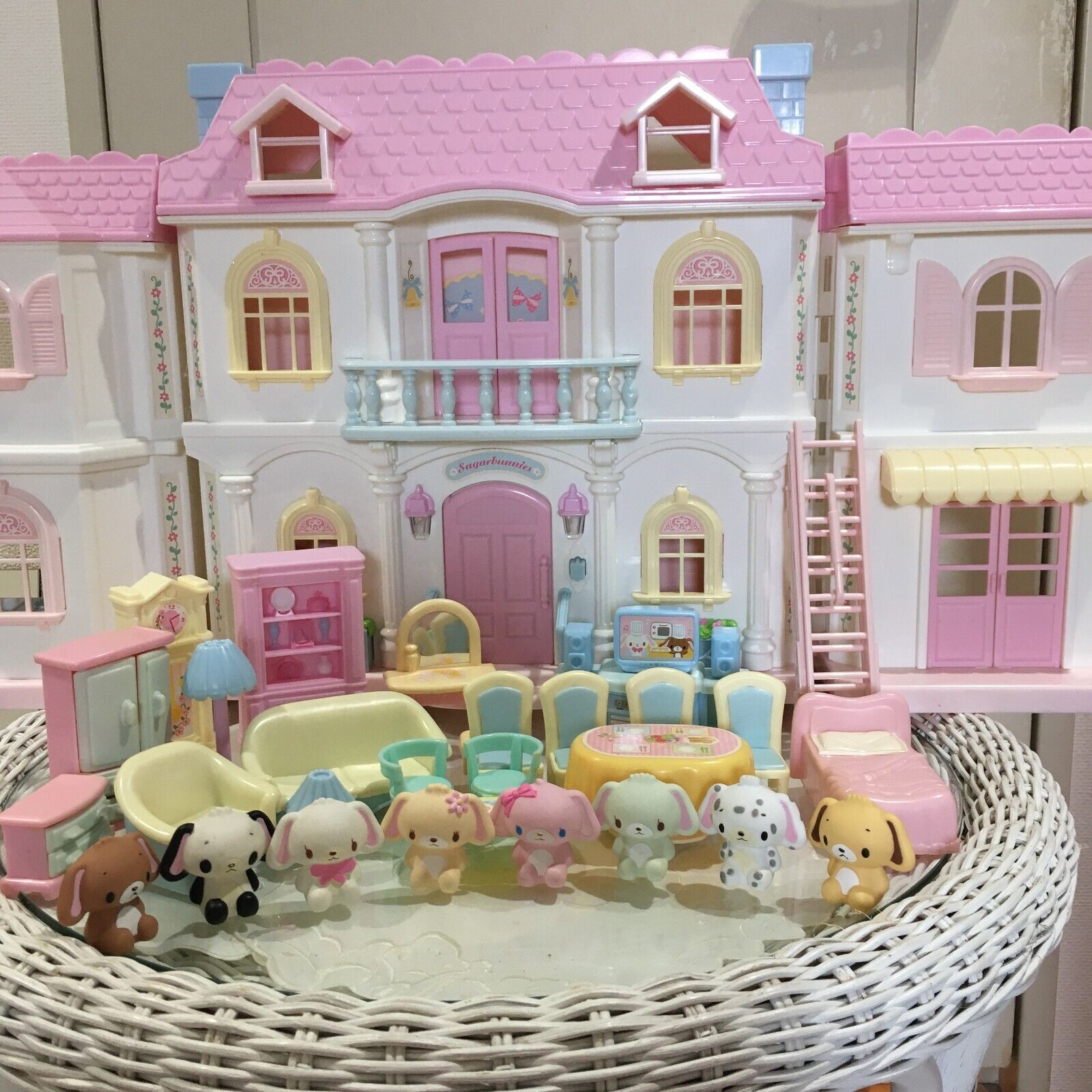 Sanrio Sugarbunnies  Dollhouse pink roof door 2 contact failure