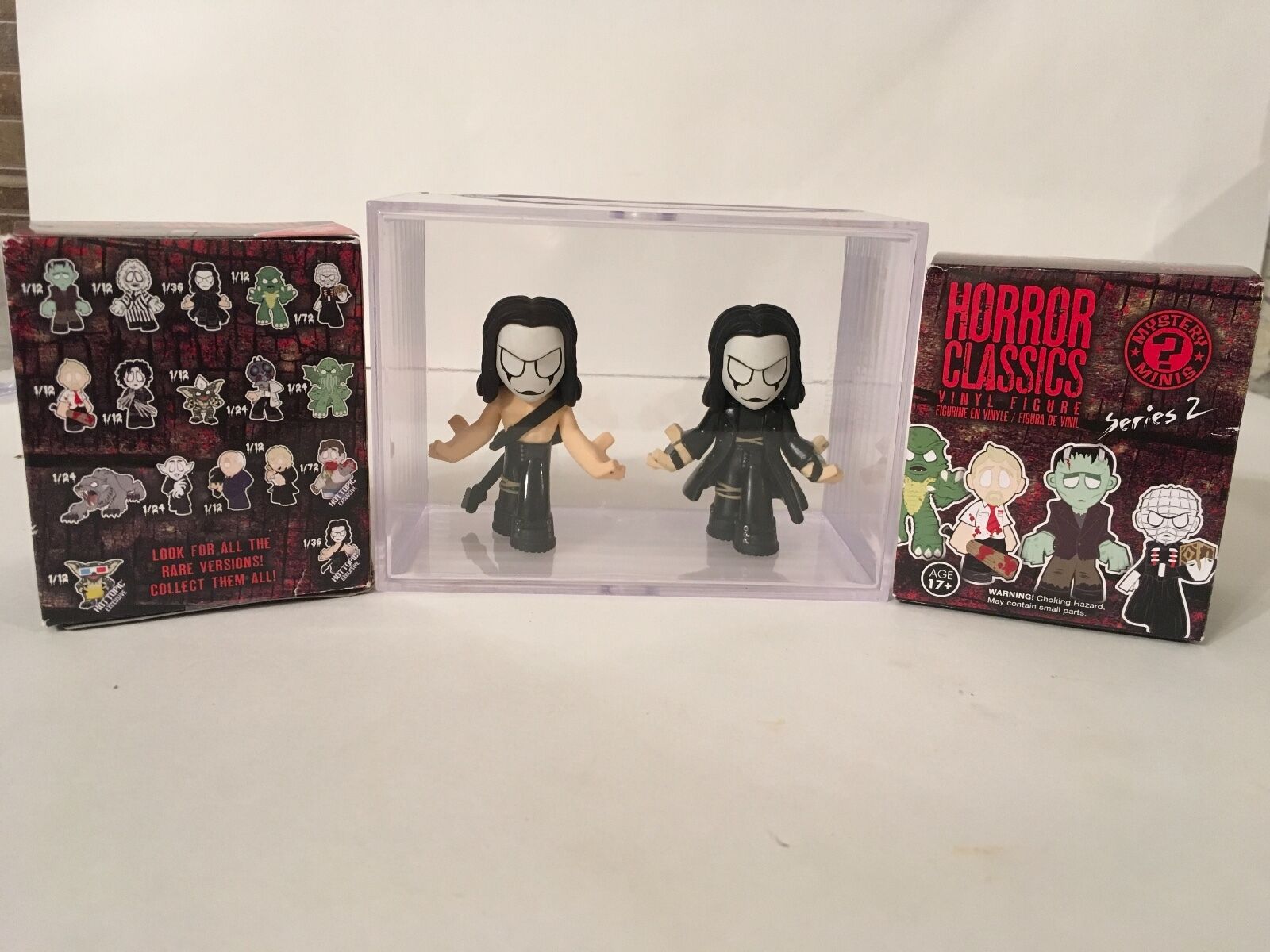 Funko Mystery Minis- HORROR SERIES 2-SHIRTLESS CROW HOT TOPIC EXCLUSIVE SET CASE