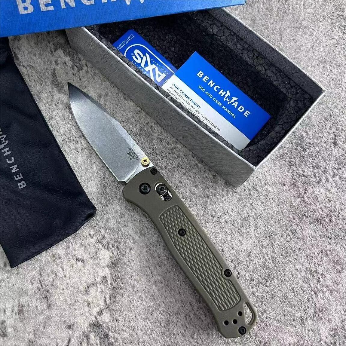 535 Bugout AXIS Lock S30V Blade Green Grivory Handle Folding Knife BENCHMADE New