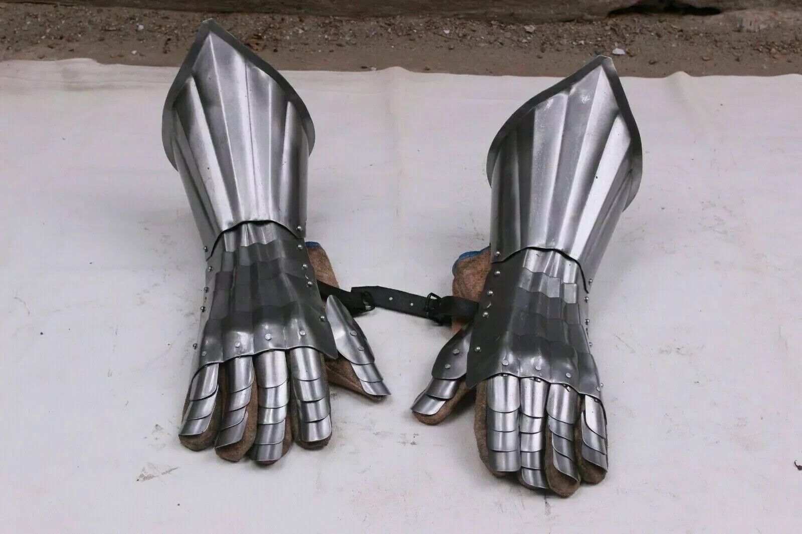 \Christmas 18 Guage Steel Medieval Knight Gothic Pair Of Gauntlets Gloves Armor