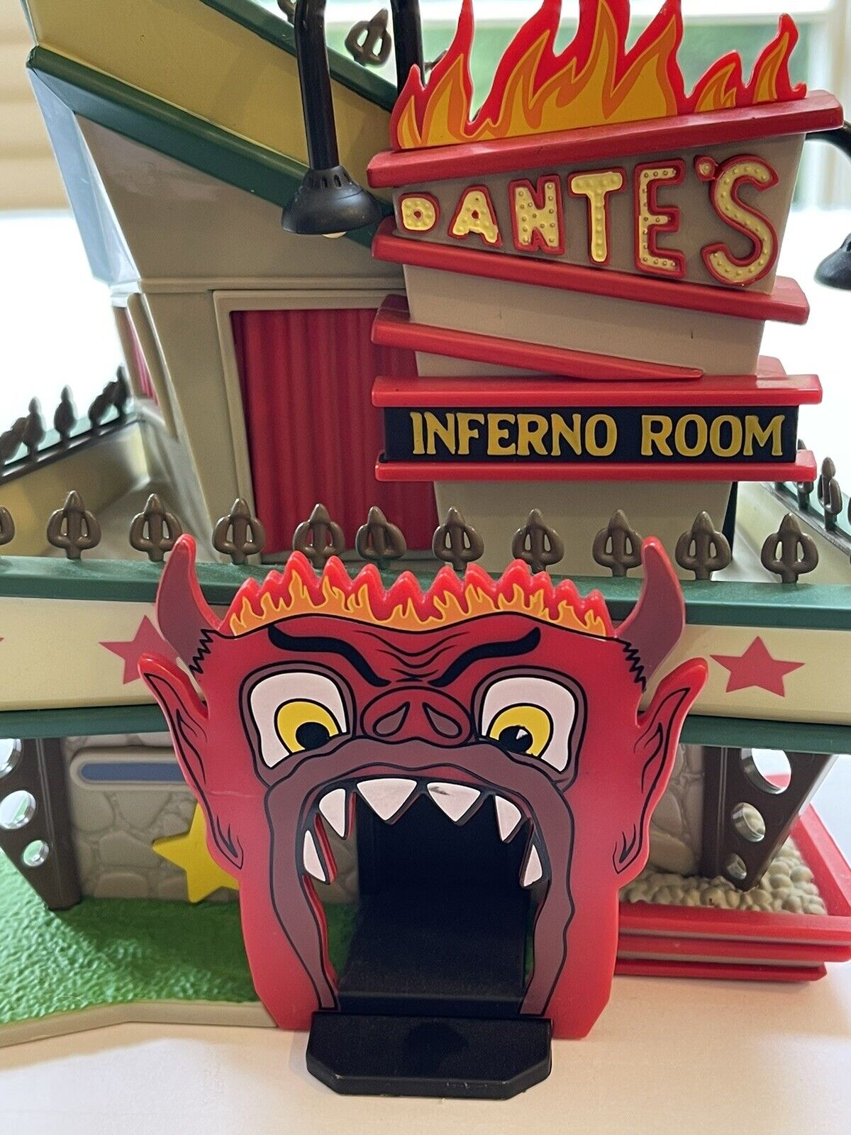 Funko Pop Town Beetlejuice - Dante\'s Inferno Room 2019 Hot Topic Building ONLY
