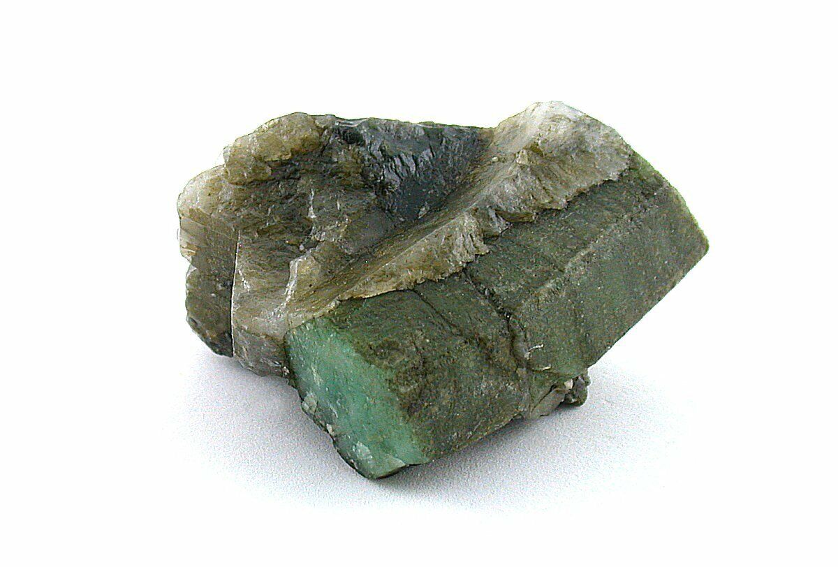 Large 1 1 3/4 Inch Emerald Crystal In Host Specimen Gem Stone Gemstone ESA1