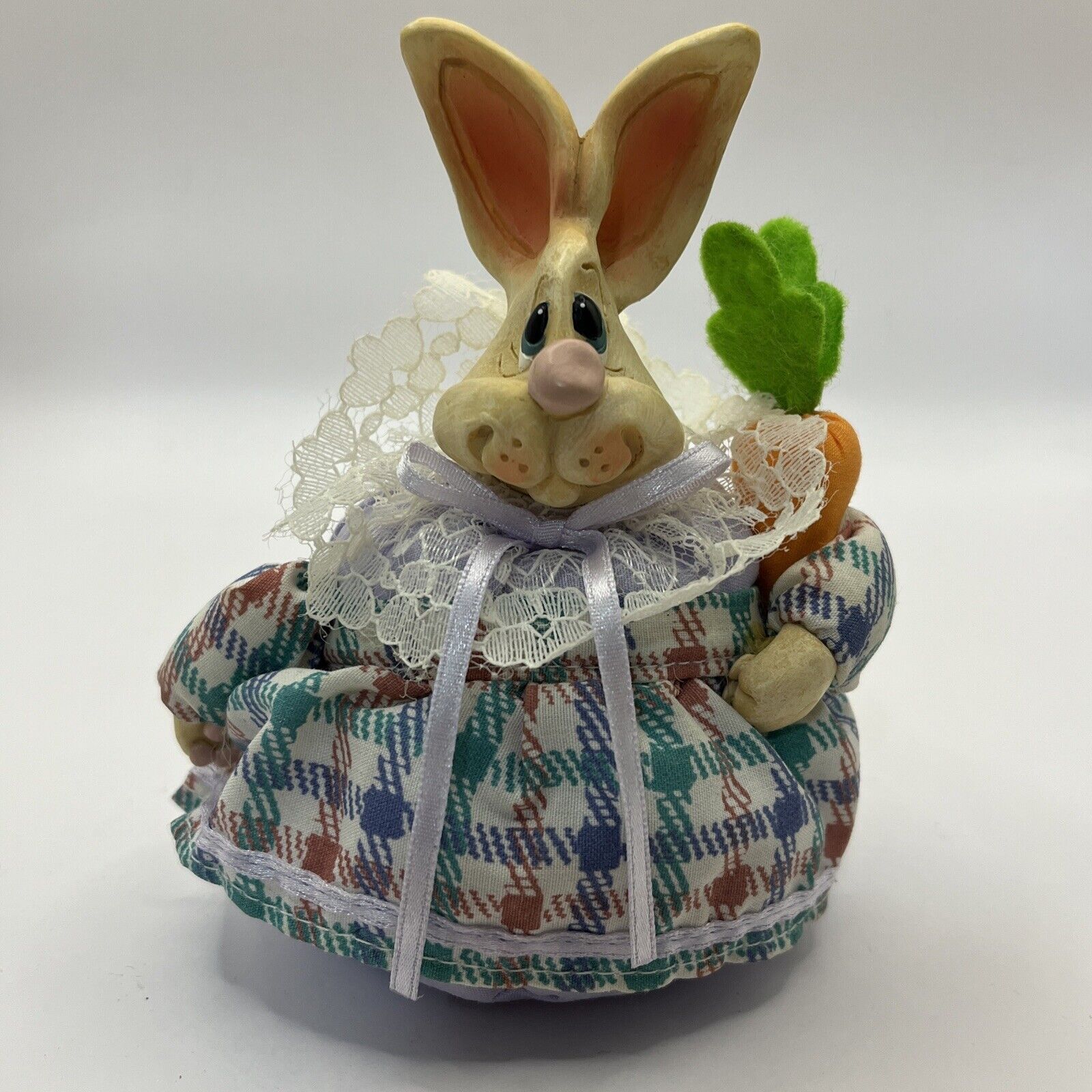 Vintage Russ Plus Beanbag Bunny Rabbit Kathleen Kelly Carrot Spring Easter 98845