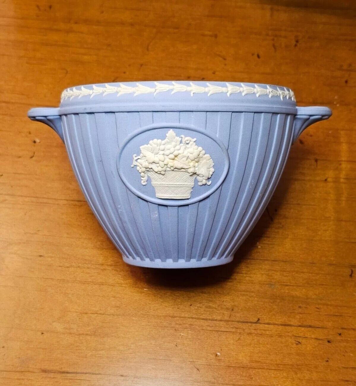 SIGNED Wedgwood Blue White Jasperware Cache Pot Planter Handles Made In England 