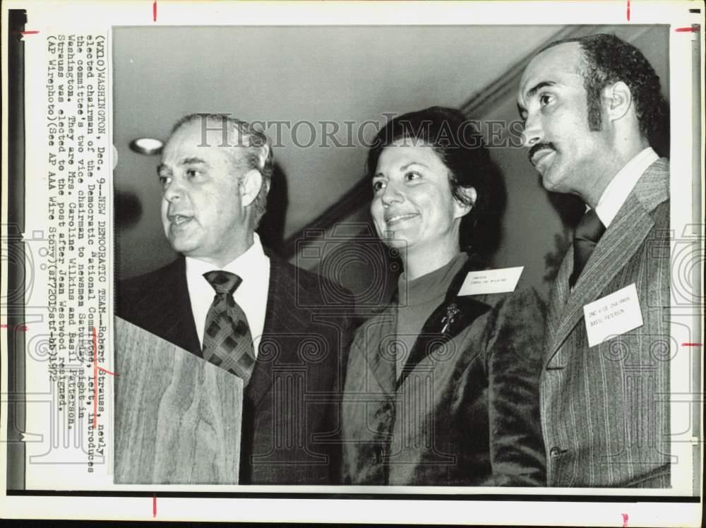 1972 Press Photo Robert Strauss introduces vice chairmen to newsmen in D.C.