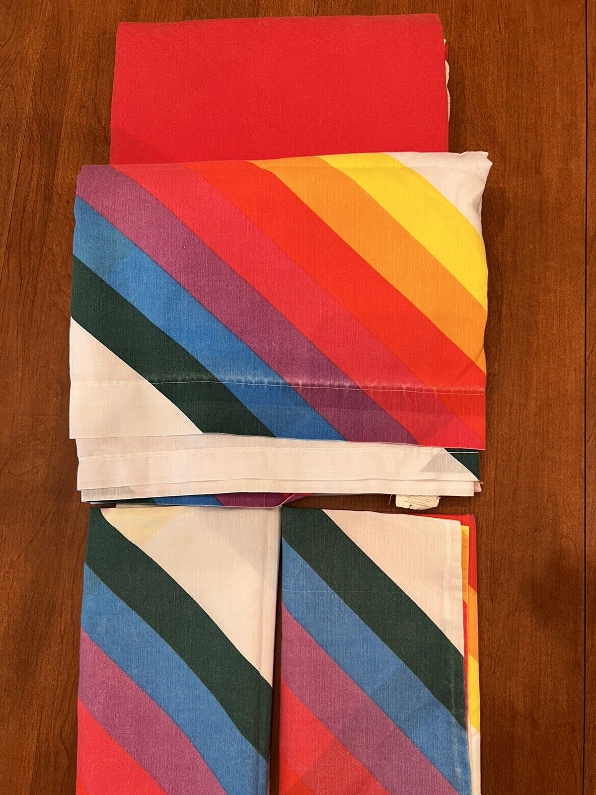 Thomaston Rainbow Stripe King 4 Pc Sheet Set Stranger Things 1980’s Read