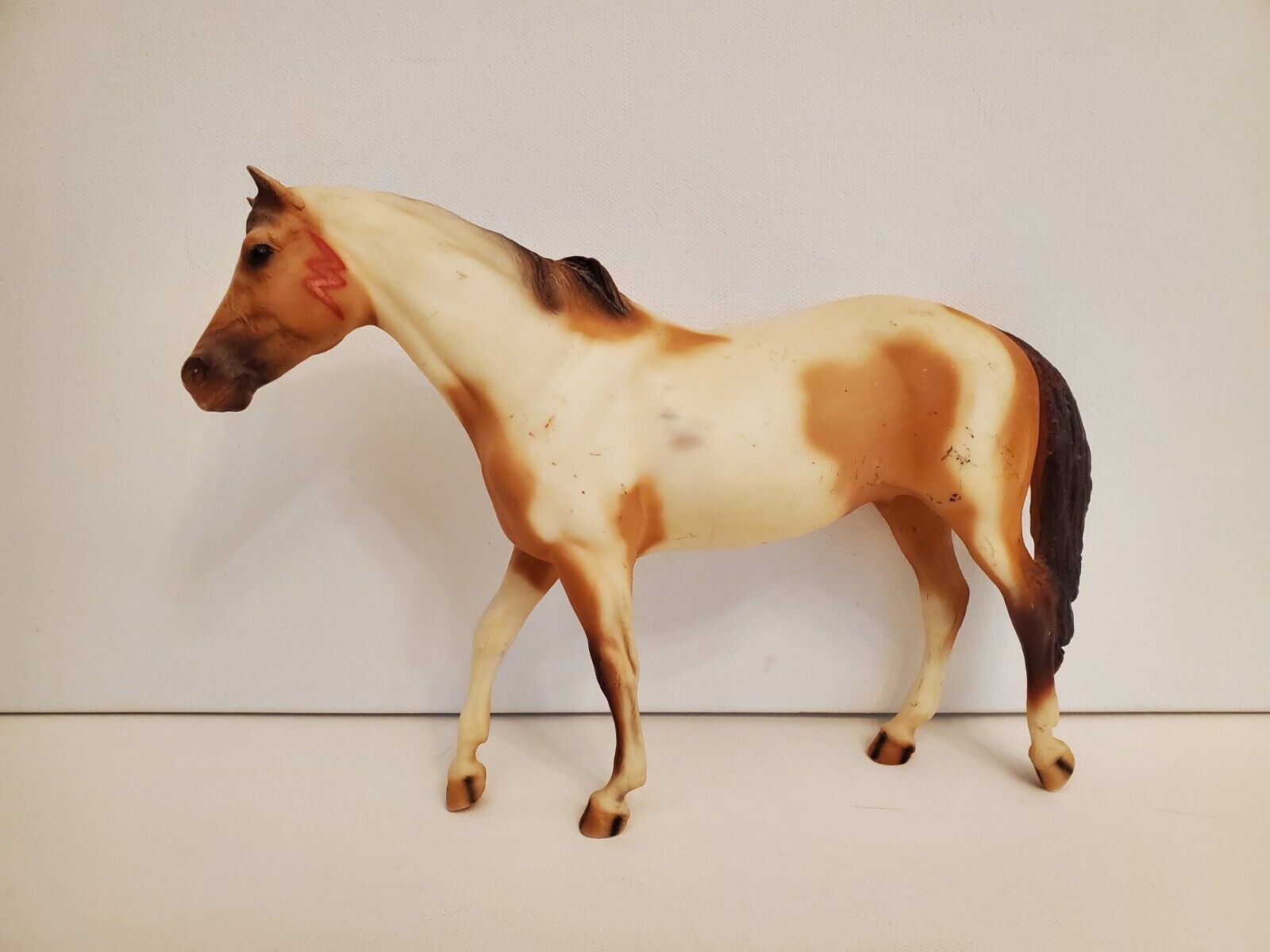 Breyer Molding Co Horse # 991 Lighting Wakinyan Indian Dakotah Brown Cream Flash