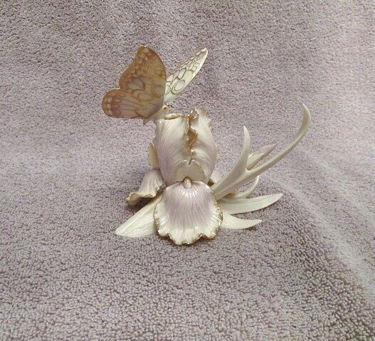Vtg LENOX Whisper of Spring BUTTERFLY Figurine IRIS Flower 24K GOLD Fine China