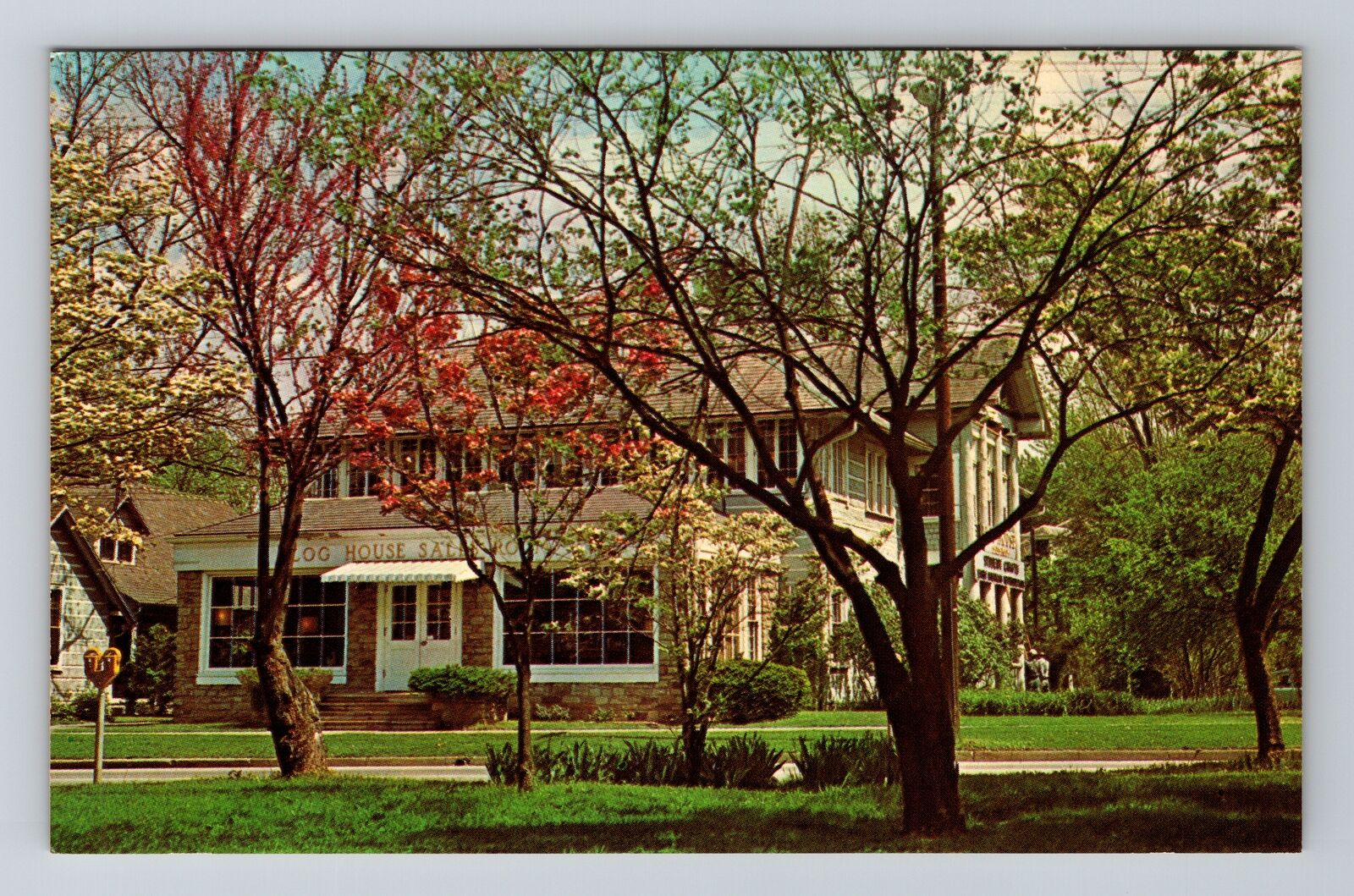 Berea KY-Kentucky, Log House Sales Room, Wallace Nutting Museum Vintage Postcard