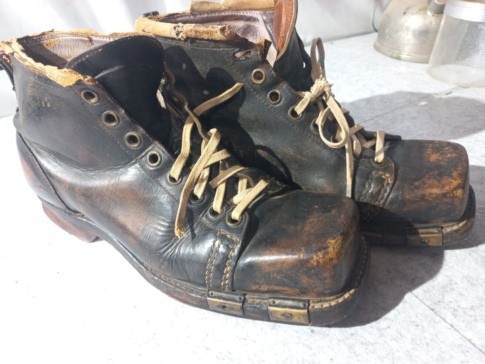 VTG 1940s WWII US Army Ski Trooper Army Military Boots Size 10.5 D Collectors