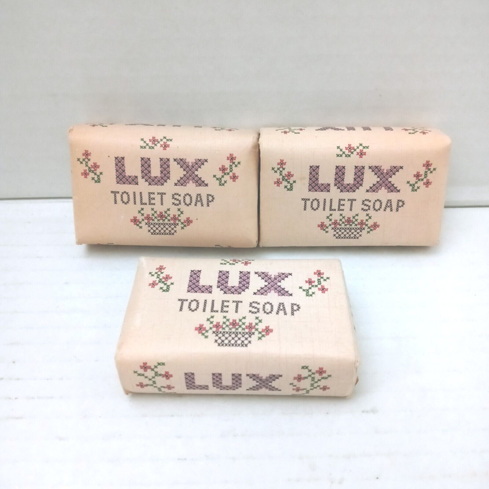 Vintage Lux Toilet Soap Bars Screen Stars Own Beauty Soap Lot Of 3
