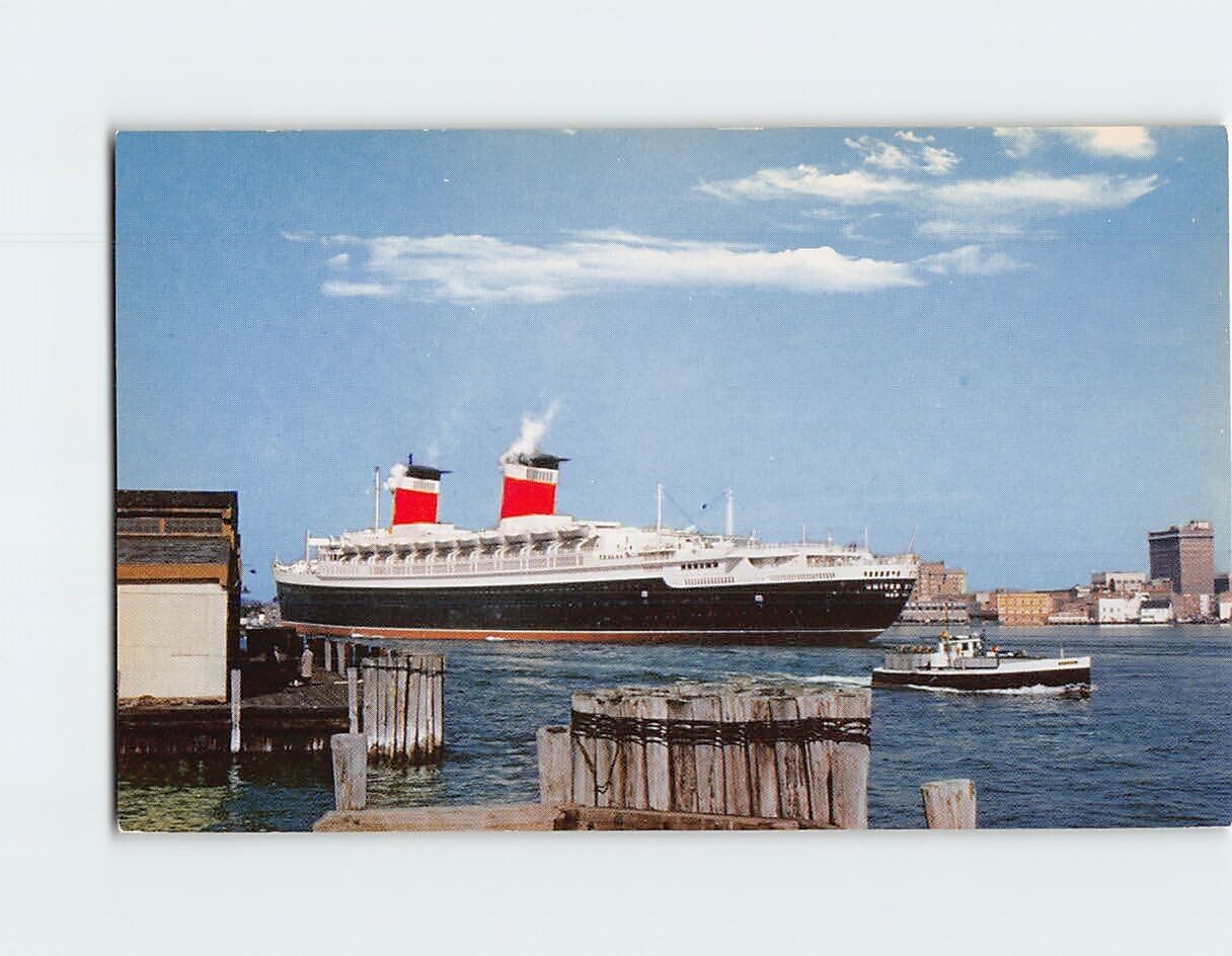 Postcard SS United States Liner Nofolk-Portsmouth Harbor Virginia USA