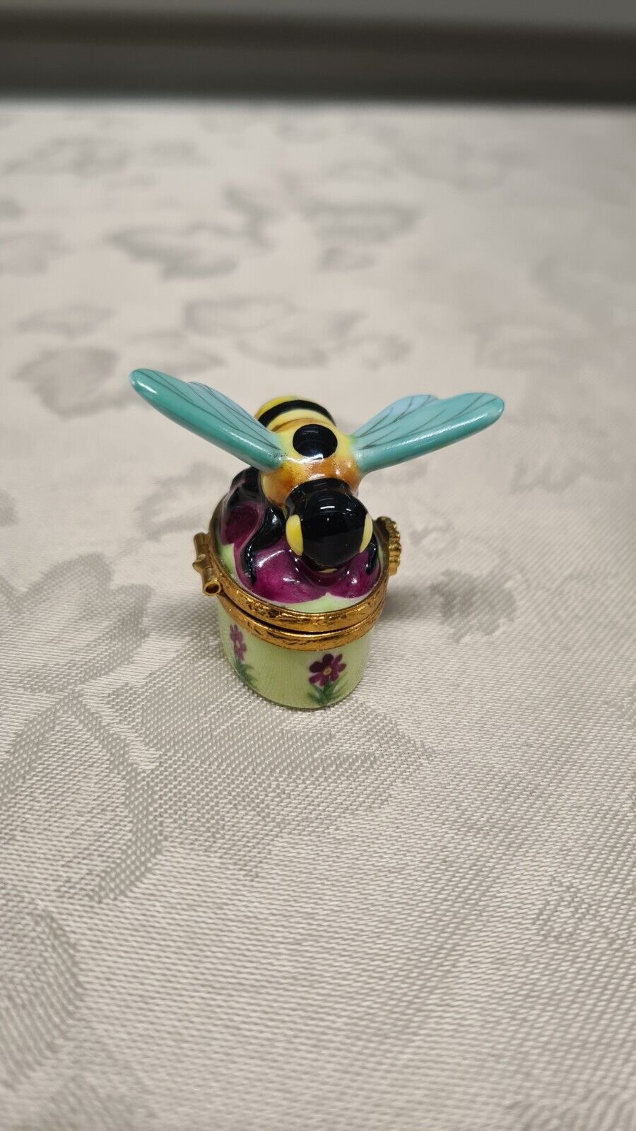 Vtg Honey Bee Box Artoria Limoges Porcelain 321/1000