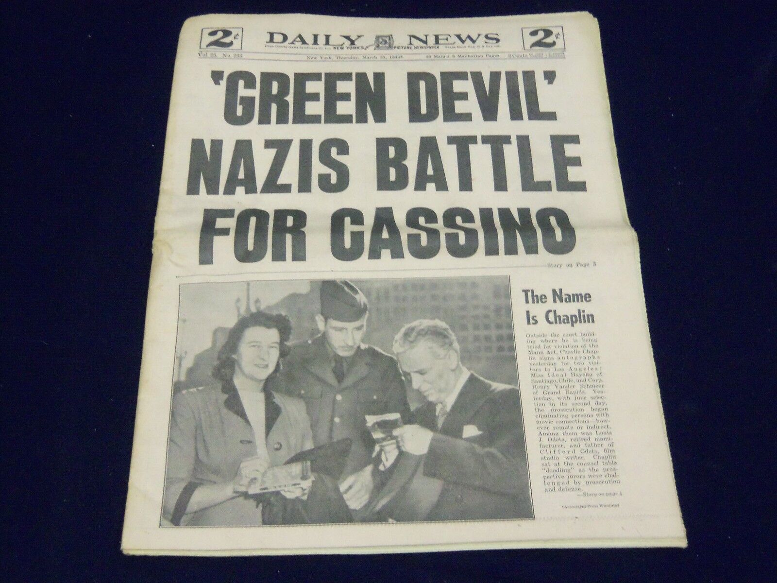 1944 MARCH 23 NEW YORK DAILY NEWS - NAZIS BATTLE FOR CASSINO - NP 1985