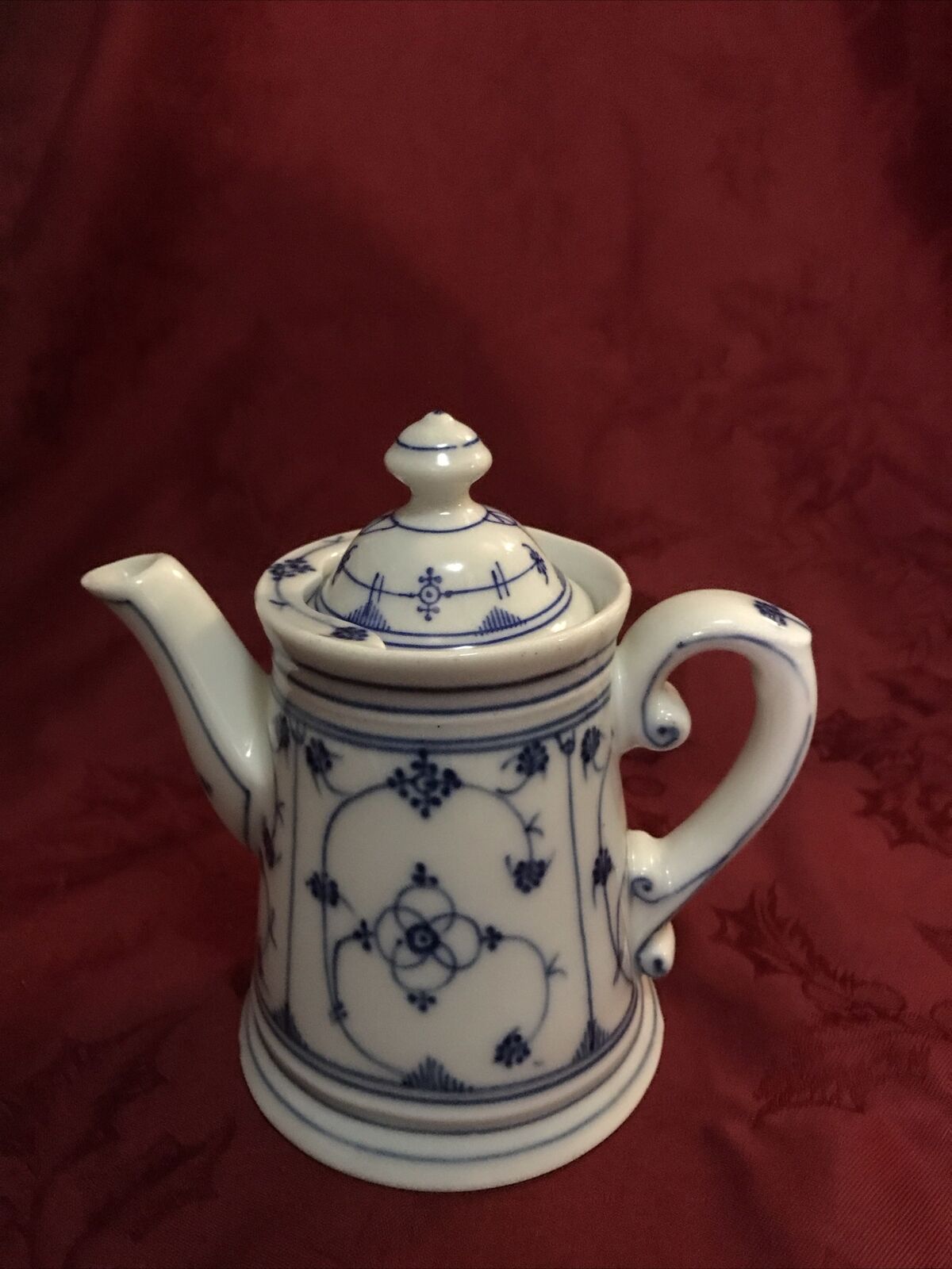 Antique Winterling Strawflower Blue & White German Coffee/Tea Pot 6”