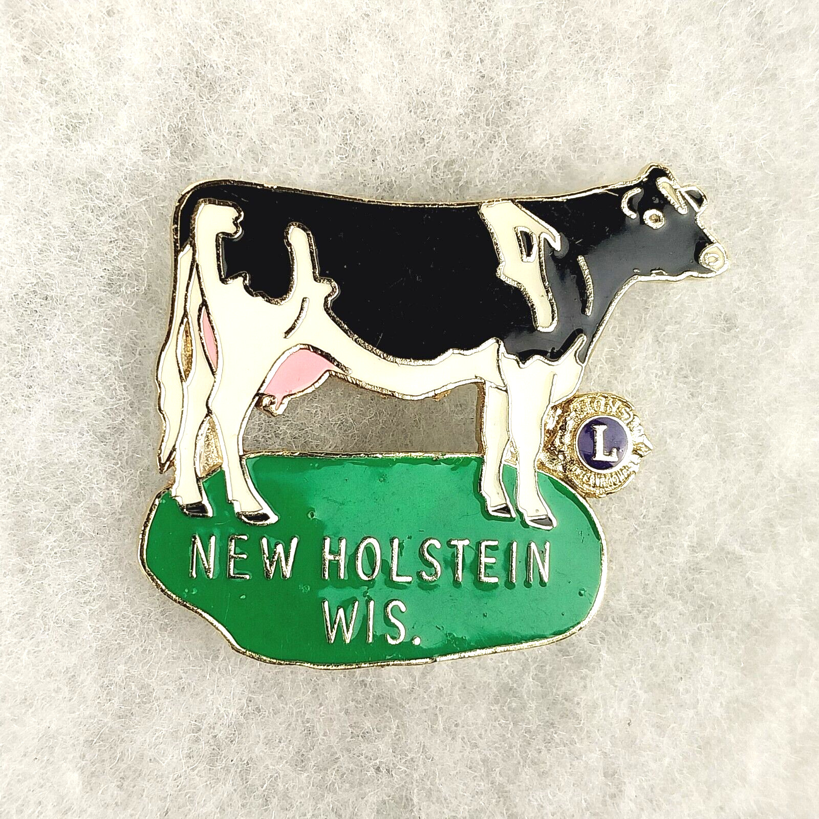 Vintage New Holstein Wisconsin Dairy Cow Lions Club Metal Enamel Lapel Pin RARE