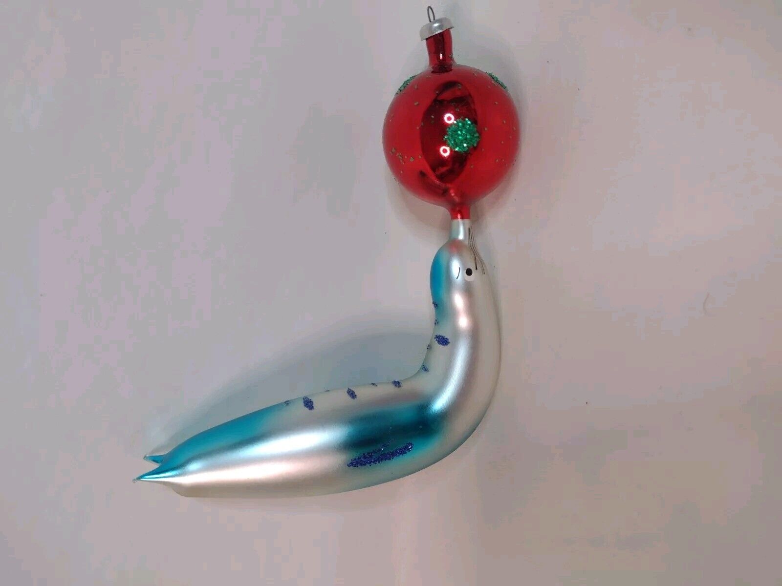Vintage Hand Blown De Carlini Italy Glass Seal with Ball Christmas Ornament 