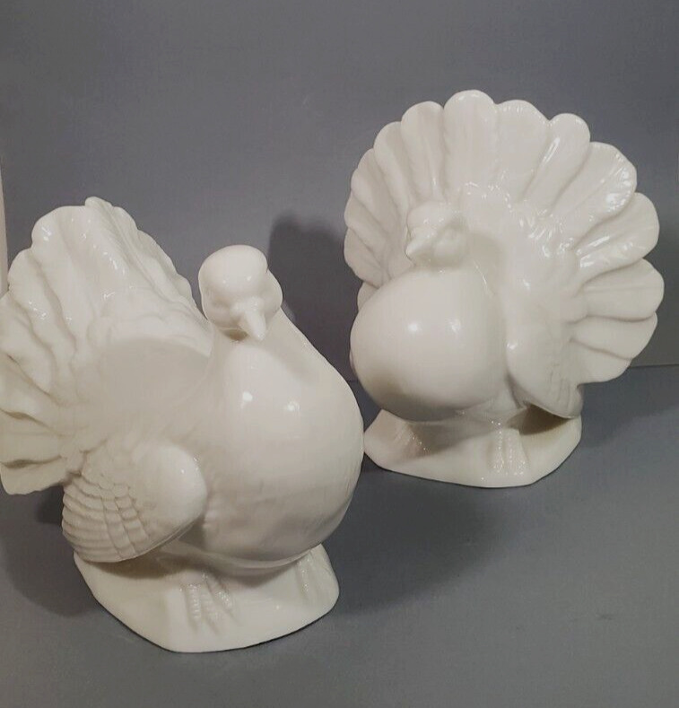 Pair White Porcelain Germany Fan Tail Pigeon Figurines Fine Detail & Quality