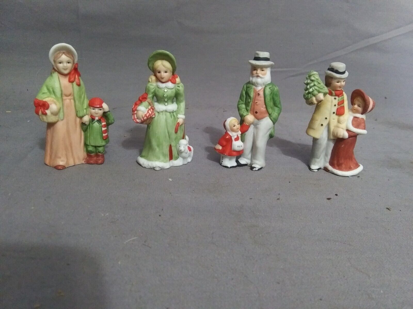 Vintage Lot of 4 1986 Lefton Colonial Christmas Village Figurines