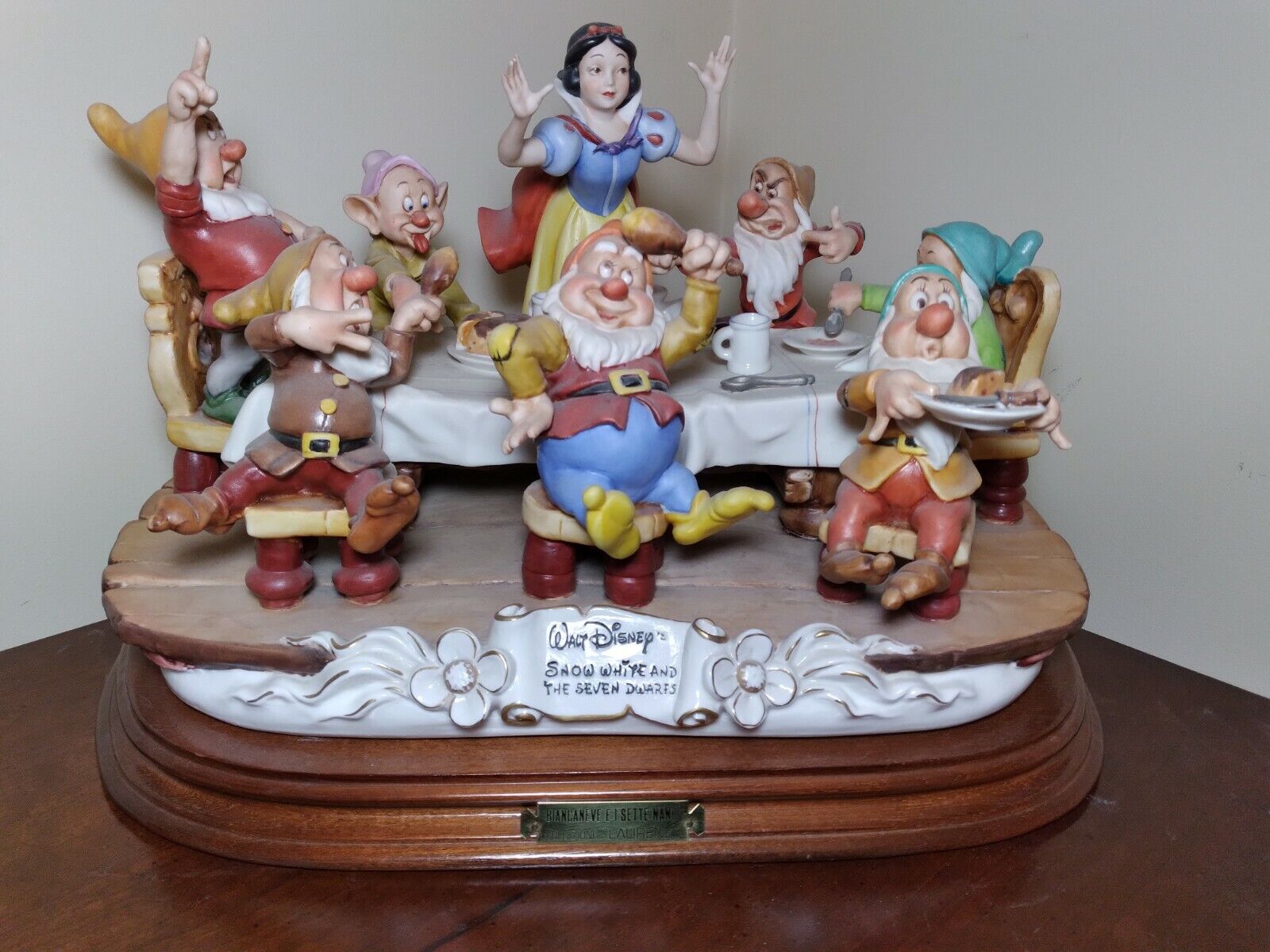 Snow White & Seven Dwarfs Dinner Scene Laurenz Capodimonte Disney Sculpture 