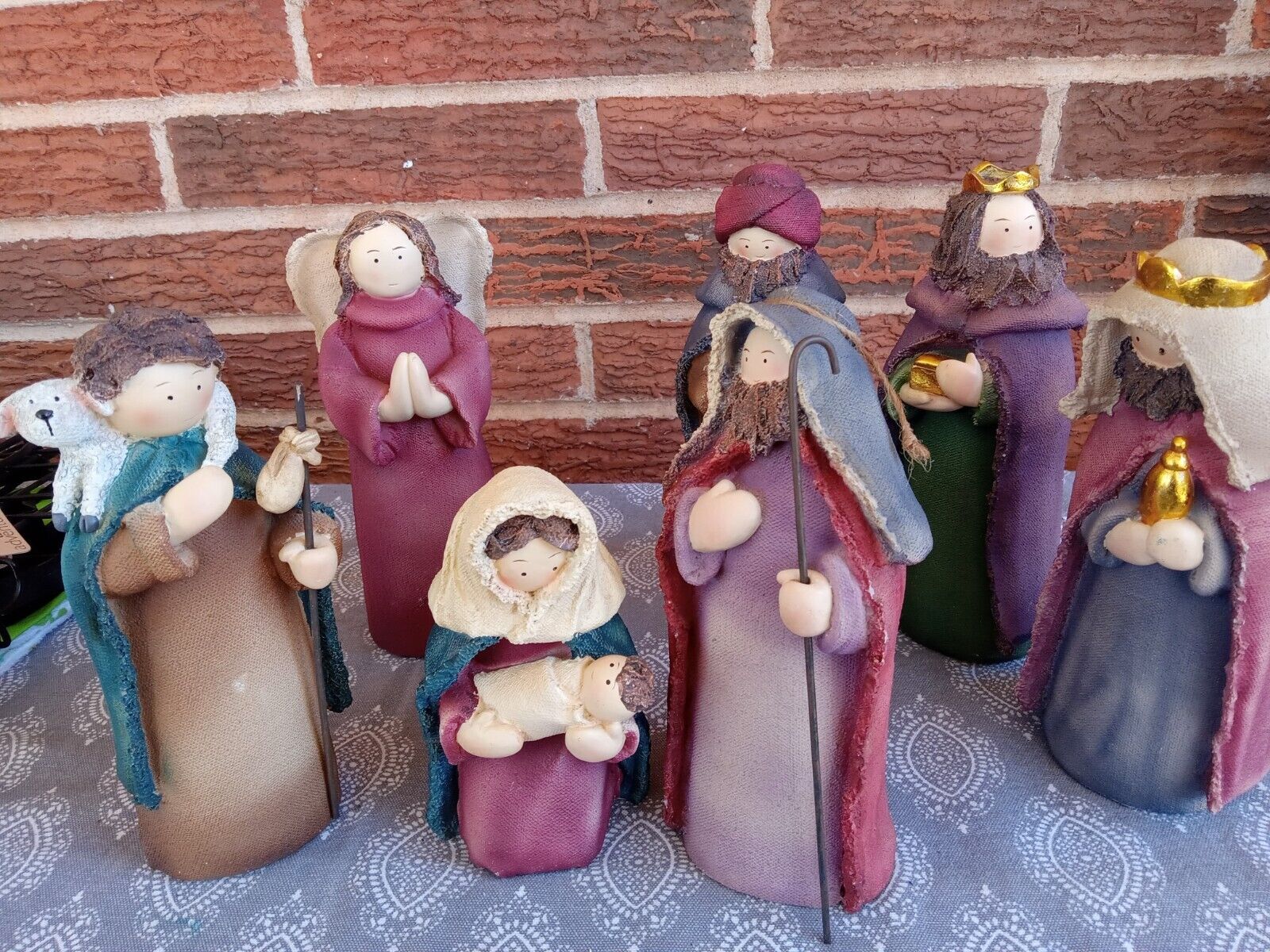 Nativity Set Plaster With Painted Canvas Overlay Pre-owned  Set Of 7 