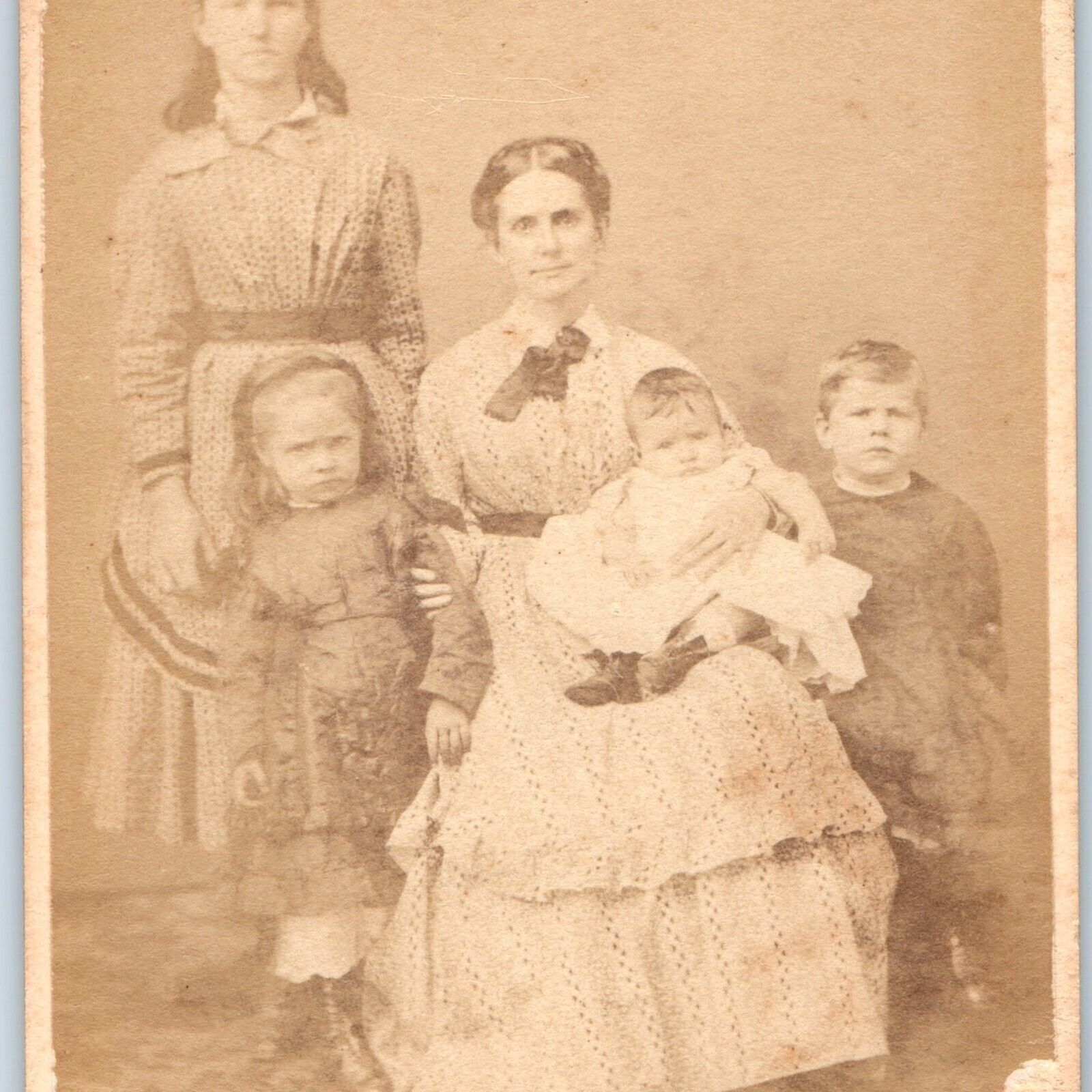 c1870s Lovely Single Mother Family CdV Photo Card Boys Girls Cute Antique H27