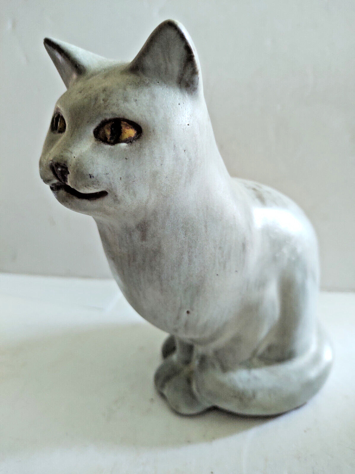 Collectible Anderson Studio Design Cat Figurine: Handcrafted for Cat Lovers
