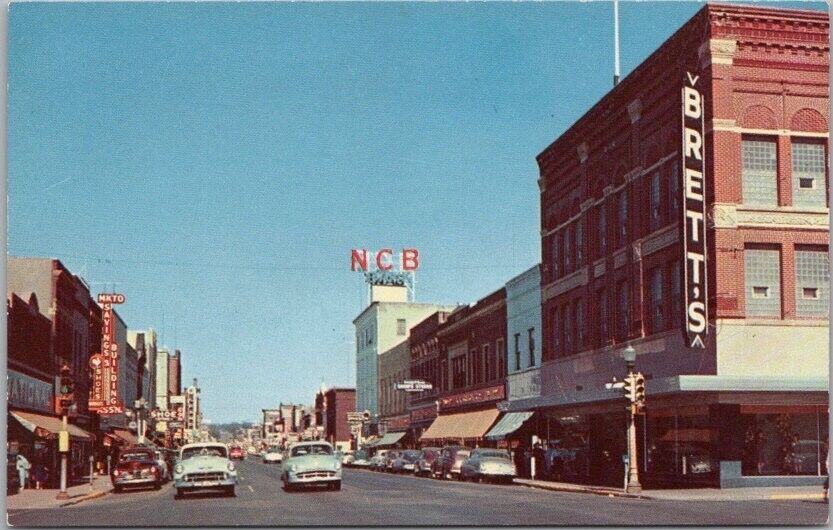 Vintage 1950s MANKATO, Minnesota Postcard FRONT STREET Downtown Scene / Unused