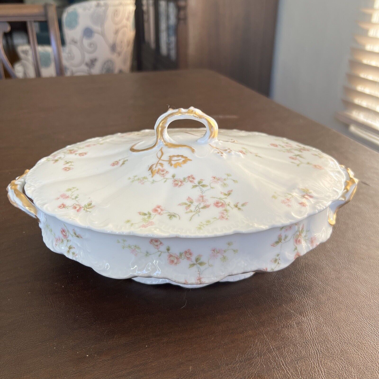 Limoges TH Pink Roses, Harrison Rose? Oval Casserole Covered Dish 11.25” Pretty