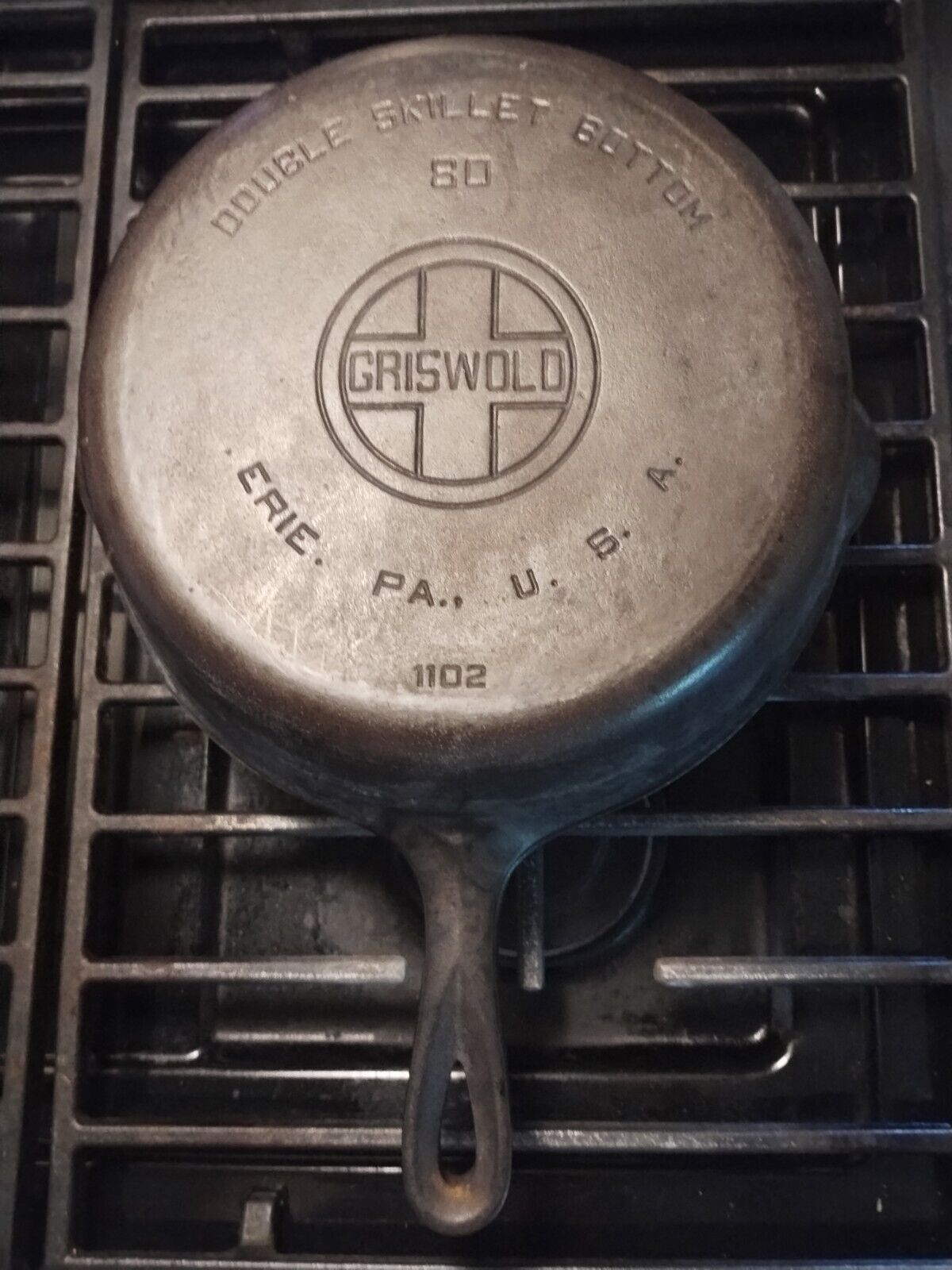 Griswold 80 Cast Iron Double Hinged Skillet Pan Large Block Logo 1102-3 Flat 