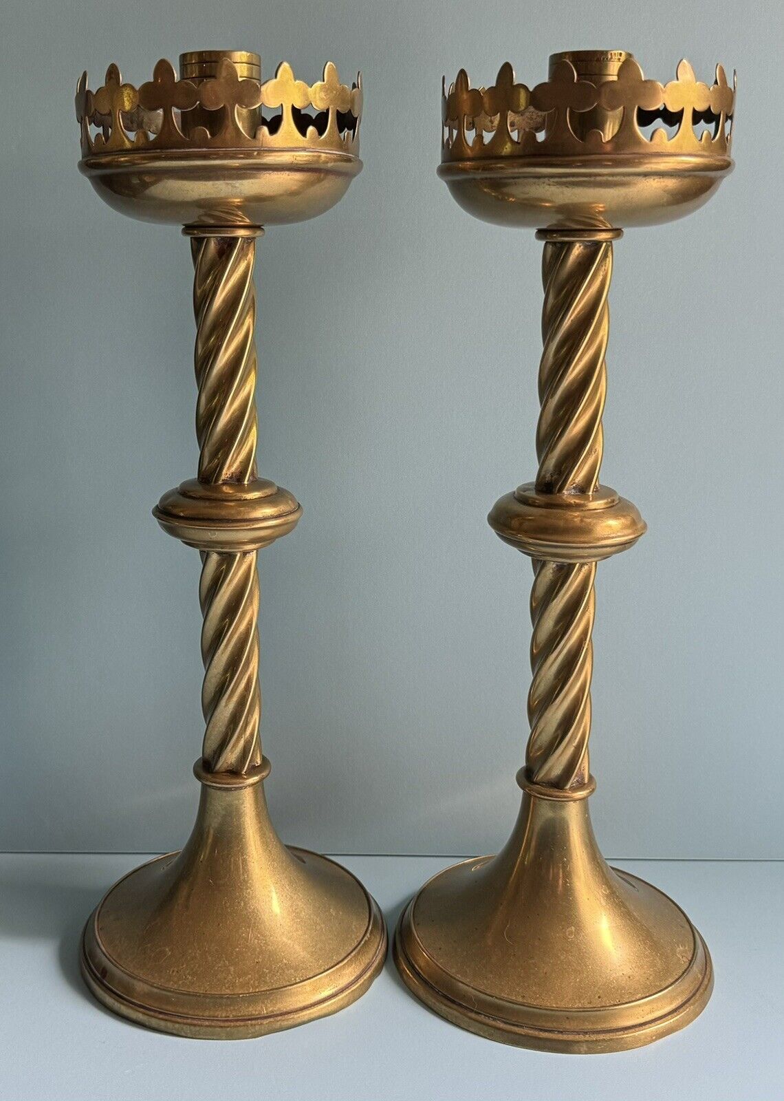 ANTIQUE-BRASS-GOTHIC-CHURCH-ALTAR-TEMPLE-CROSS-CANDLE HOLDERS-LONDON-LATE 1800'S