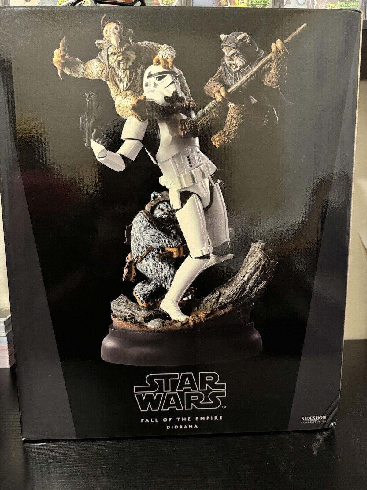 Sideshow Star Wars Fall of the Empire : Ewoks VS Stormtrooper Diorama  NEW