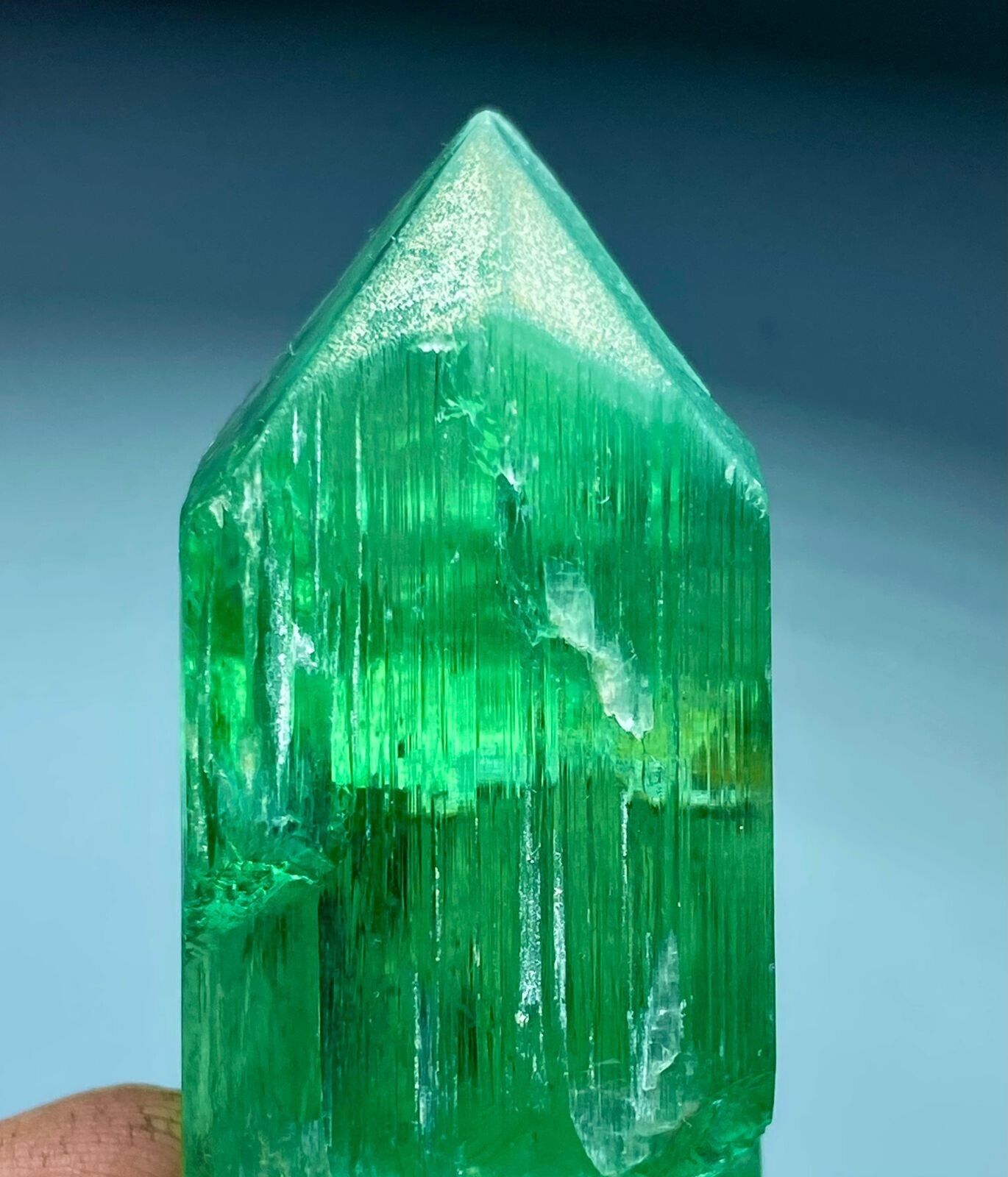 Beautiful Heated Green Kunzite Crystal From Afghanistan 362 Carats 