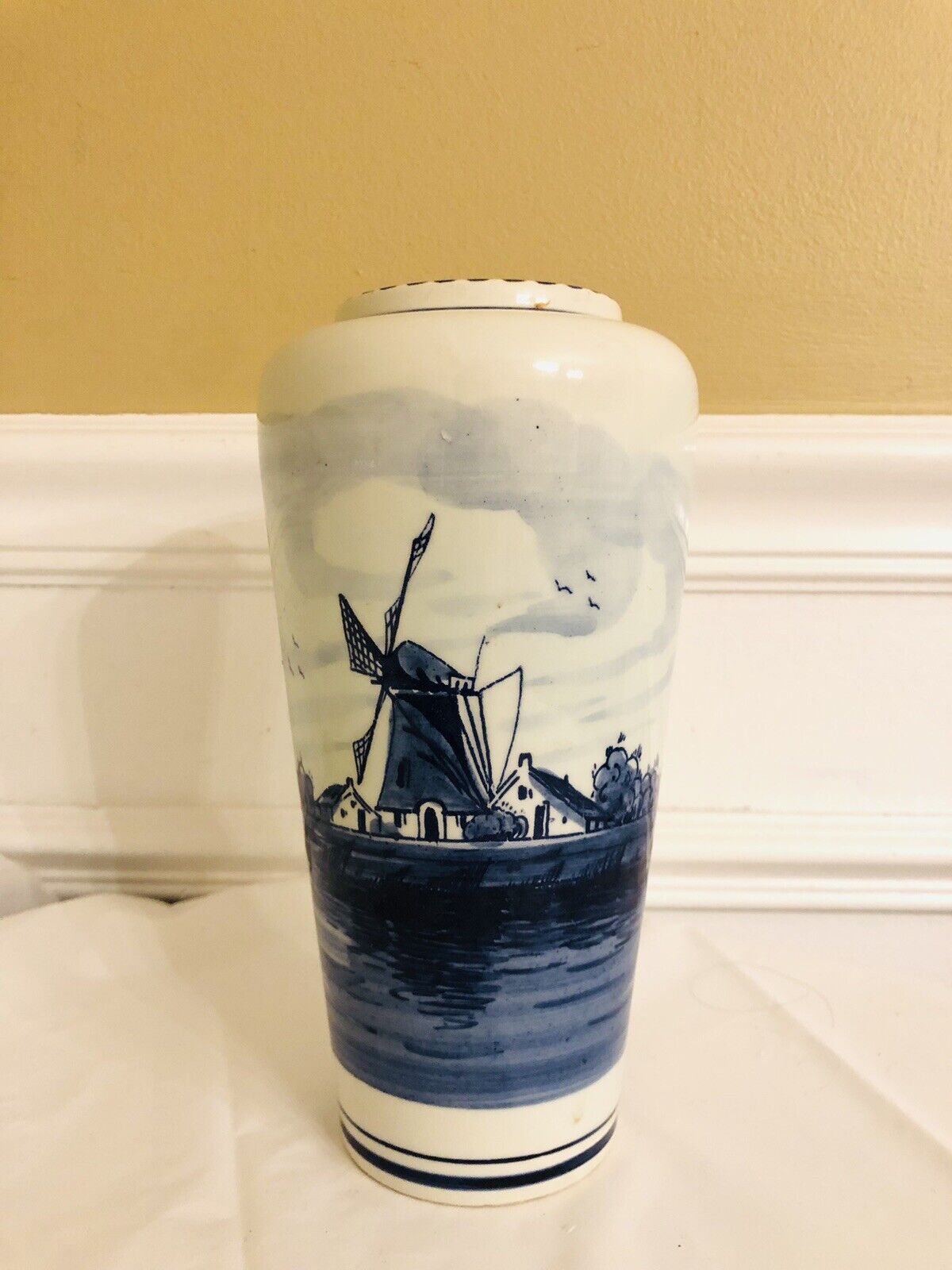Fine Porcelain Vintage Handpainted Vase Deflt Blue and White