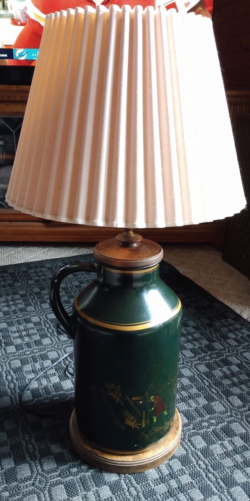 Vintage Green Toleware Tin Horse Hunt Scene Tole Painted Colonial Jug Table Lamp