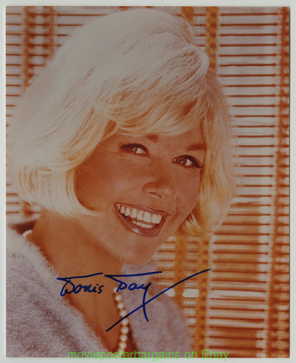 DORIS DAY Autographed PHOTO From the 1980\'s  8 By 10 Inch Color Head & Shoulders
