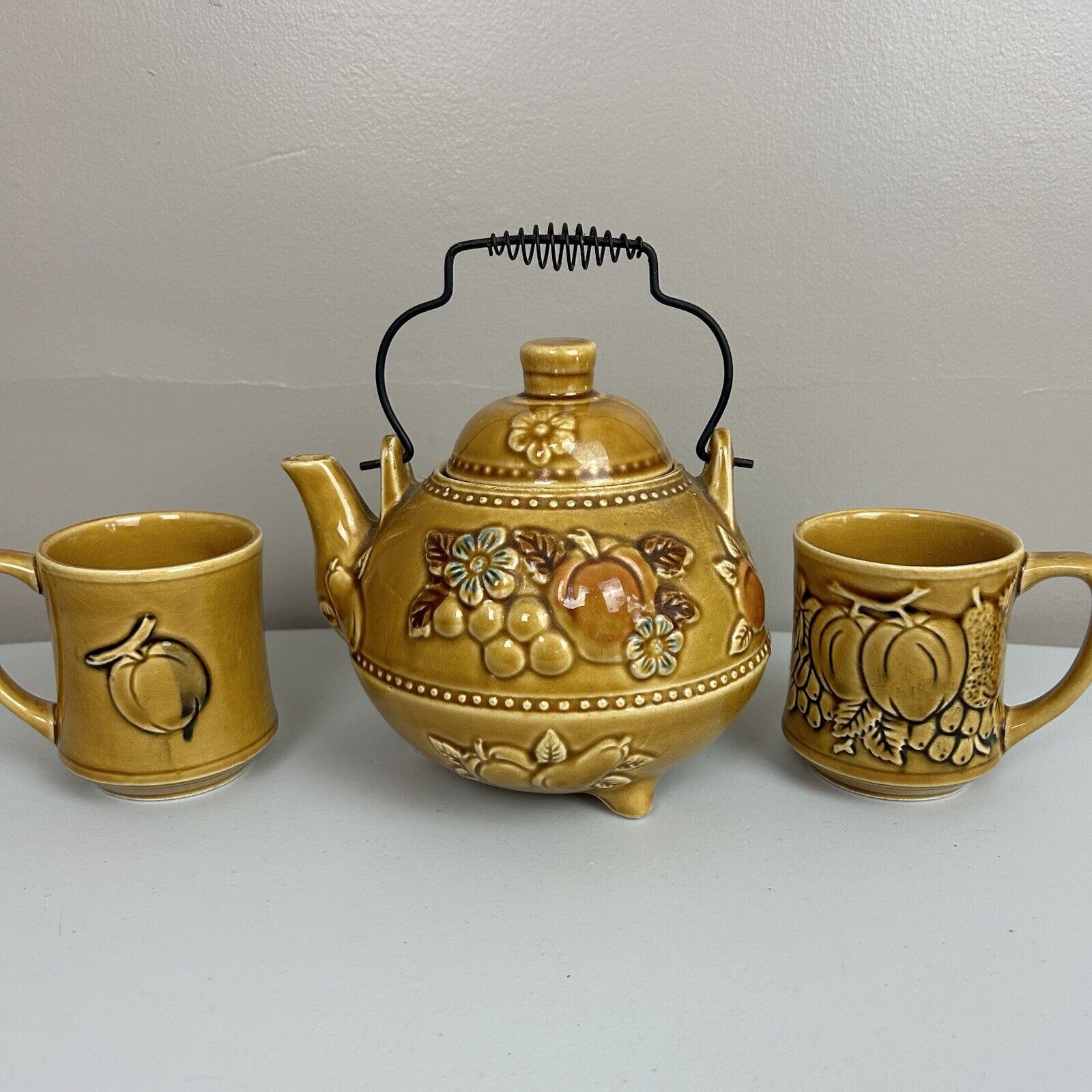 Vtg 70's Japan Harvest Gold Glazed Ceramic Tea/Coffee Pot Crackled Glaze
