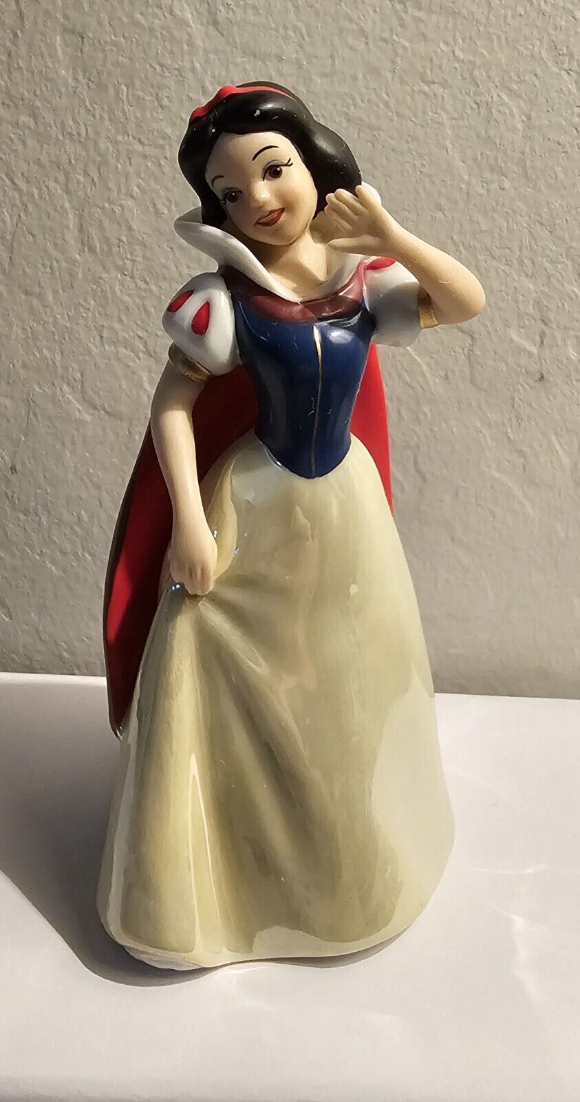 Vintage Disney’s Snow White 6” Porcelain Figurine