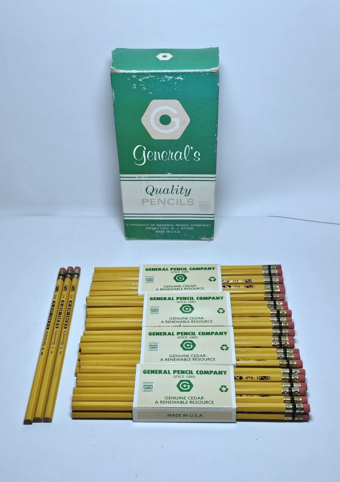 Vintage General\'s Semi-Hex Bonded Cedar #498 No 2 Premium Pencils - 51 Pencils