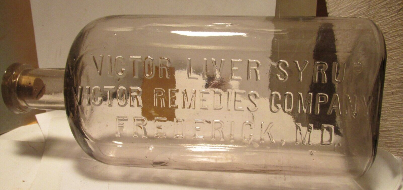 antique old bottle Victor Liver Srup remedies co Frederick,Md hand applied lip