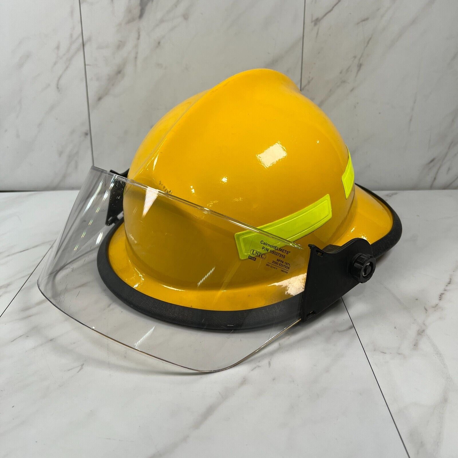 Cairns 660C Metro Yellow Fireman's Helmet w/ Visor & Liner [1996]