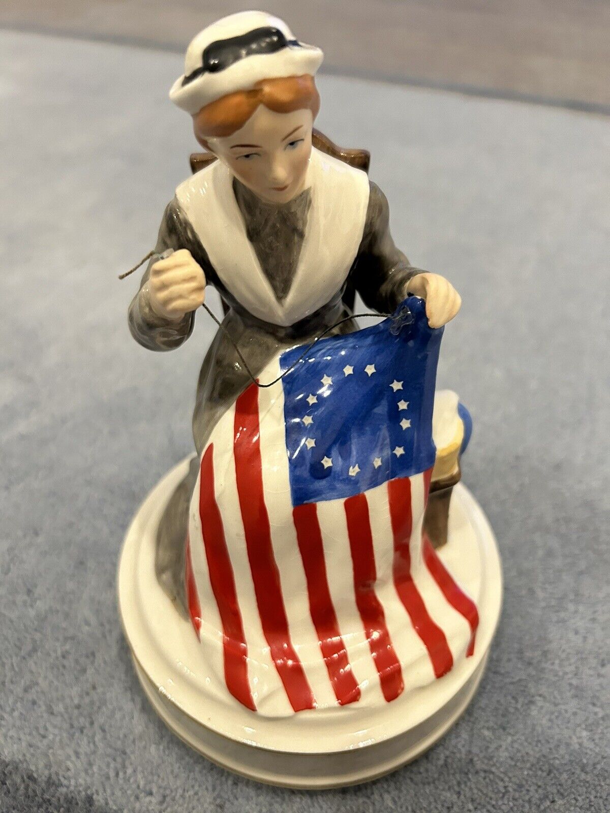 Vtg Schmid Betsy Ross Sewing Flag Figurine Rotating Musical Battle Hymn
